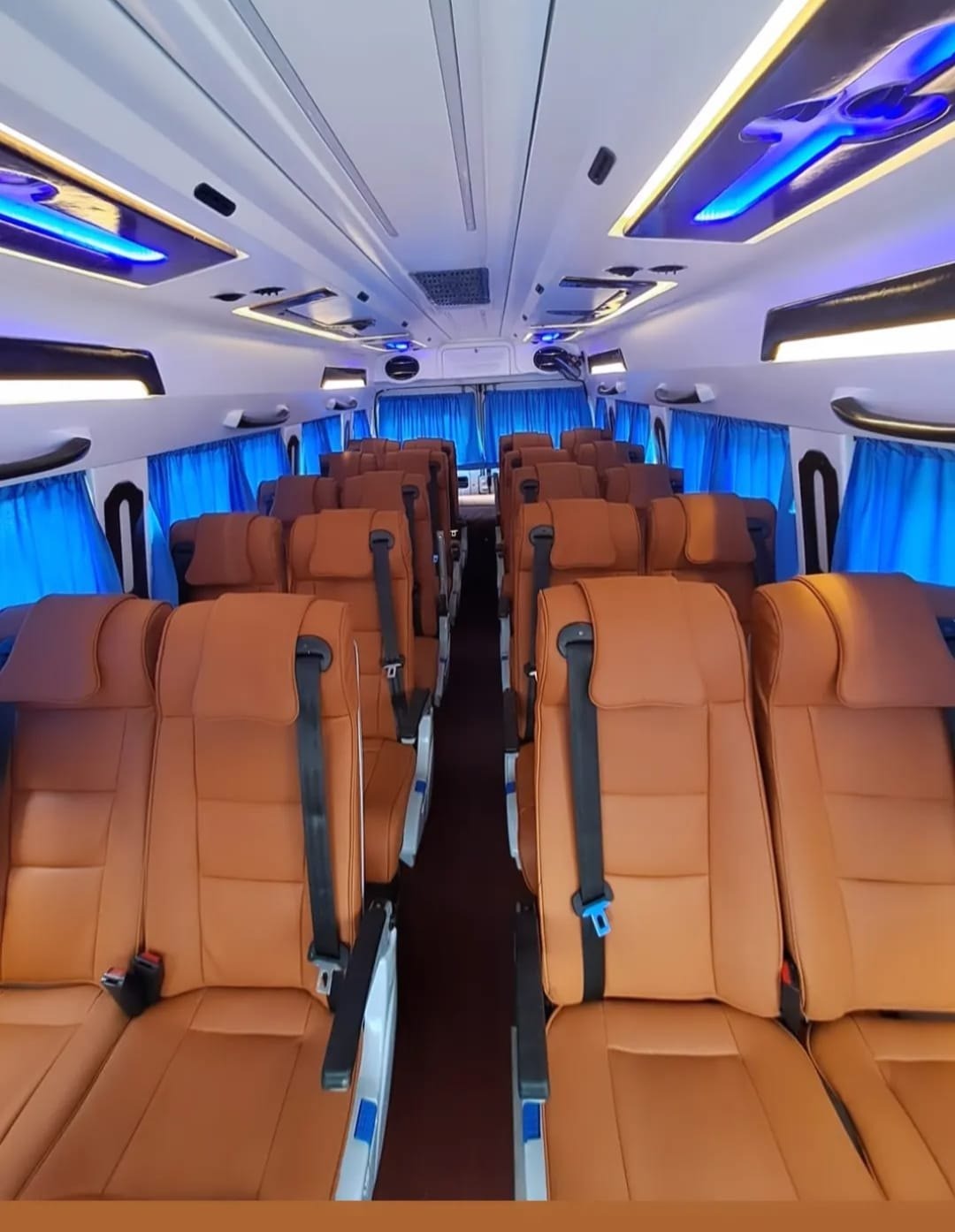 26 Seater Tempo Traveller Solapur